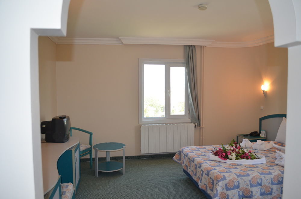 Alder Hotel Айвалык Экстерьер фото