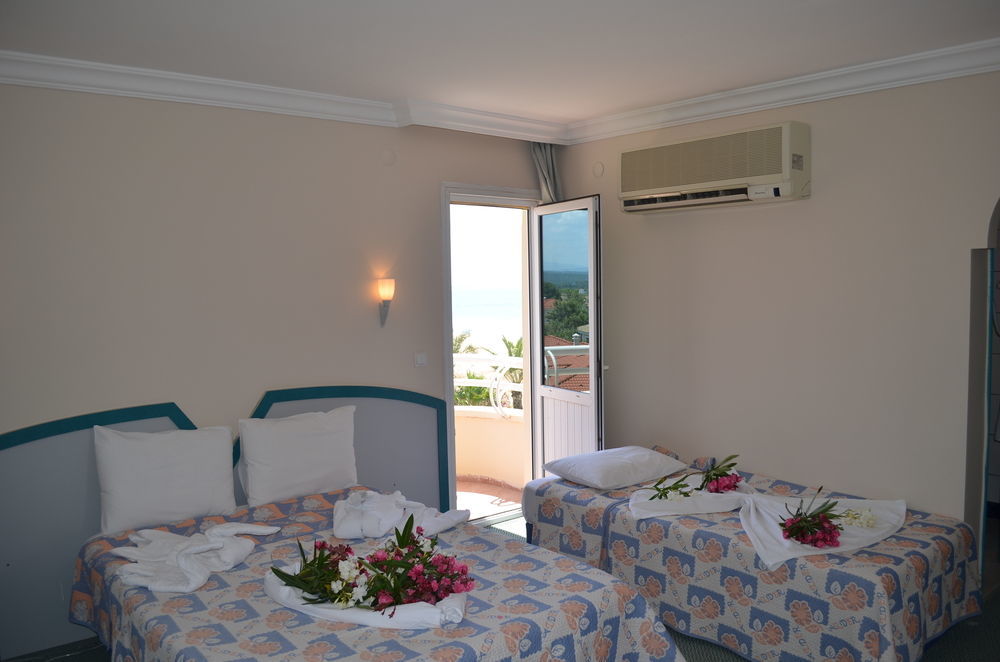 Alder Hotel Айвалык Экстерьер фото