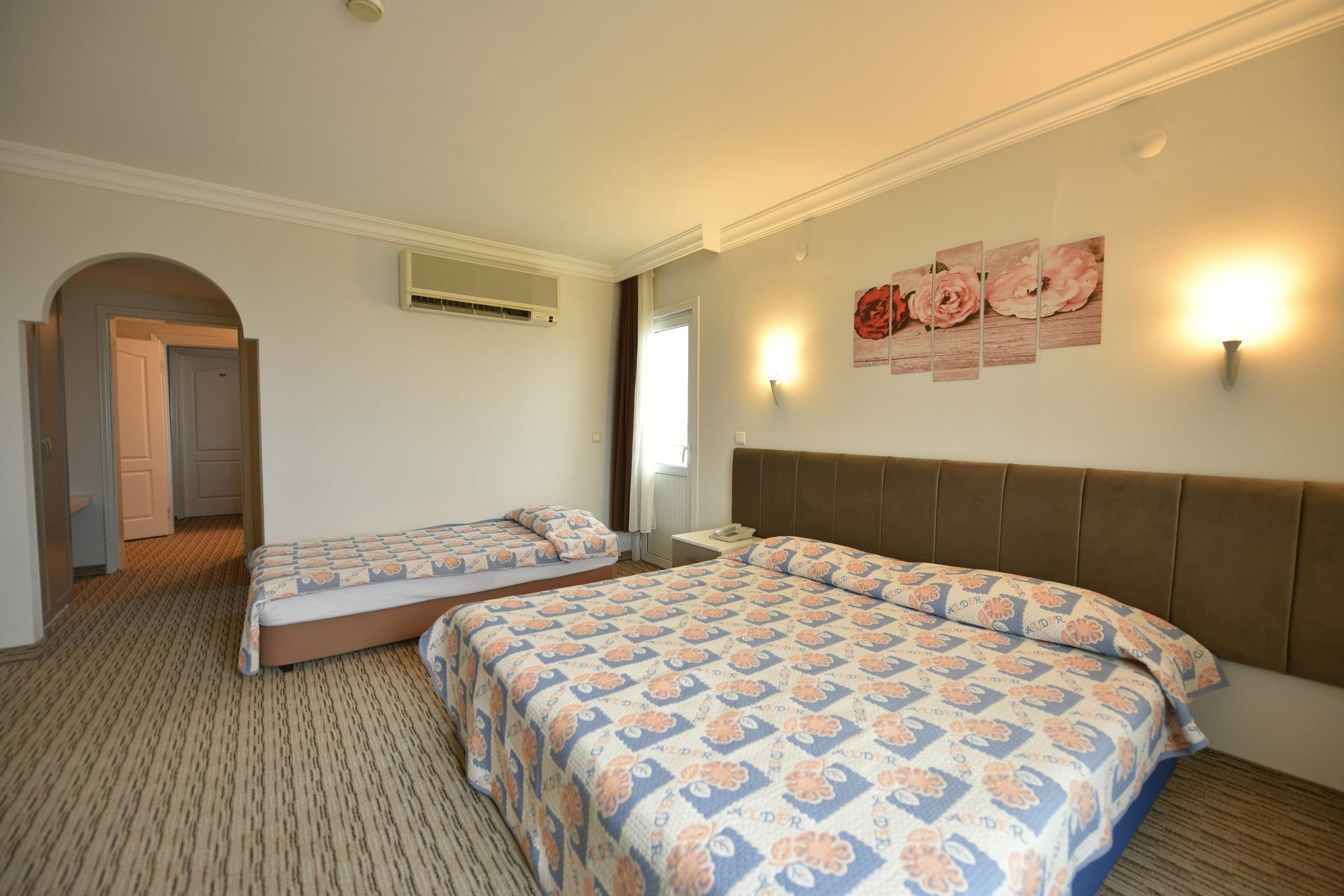 Alder Hotel Айвалык Экстерьер фото
